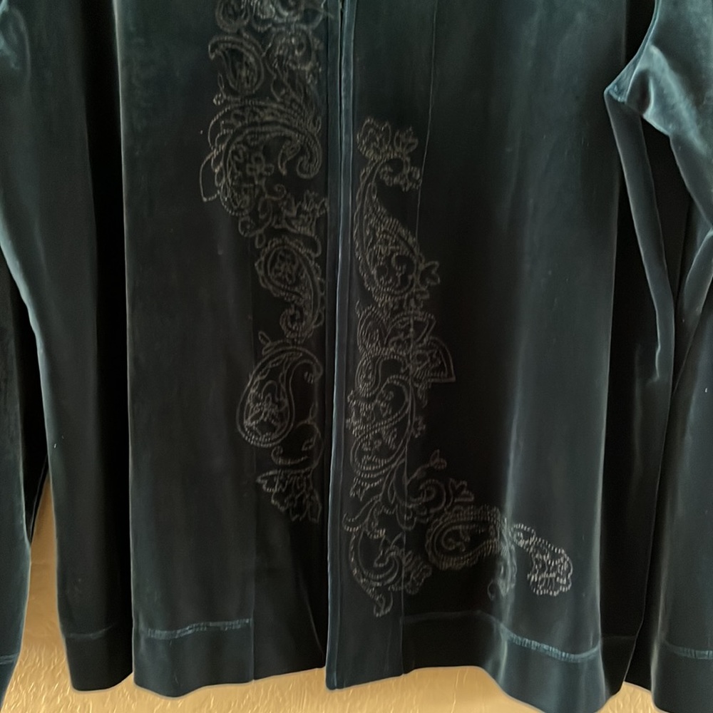 Chico’s Velvet Embroidered Cardigan Size 3  Green Scroll Tonal Trim NWT - Picture 13 of 17